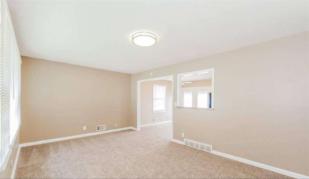 A 3bed 1.5bath home for rent