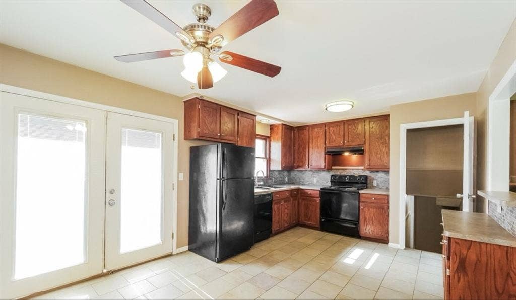 A 3bed 1.5bath home for rent