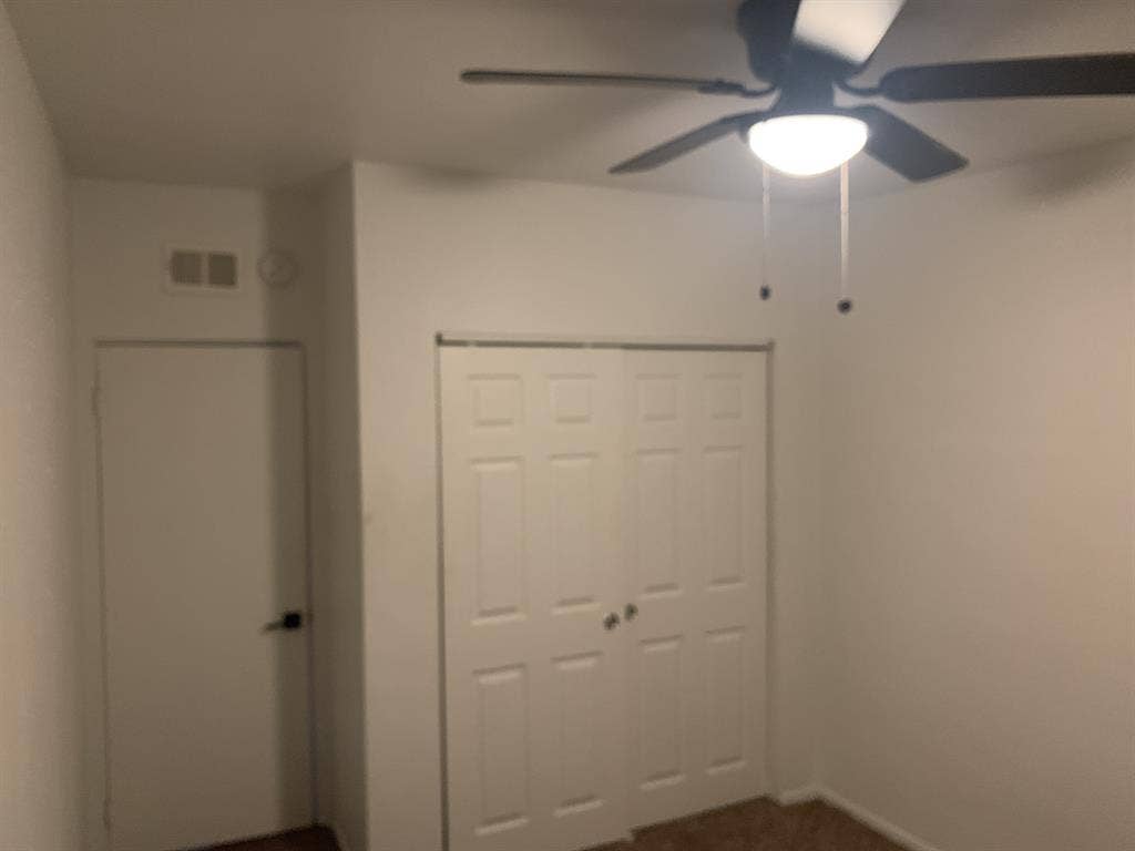 Room for rent (read bio)