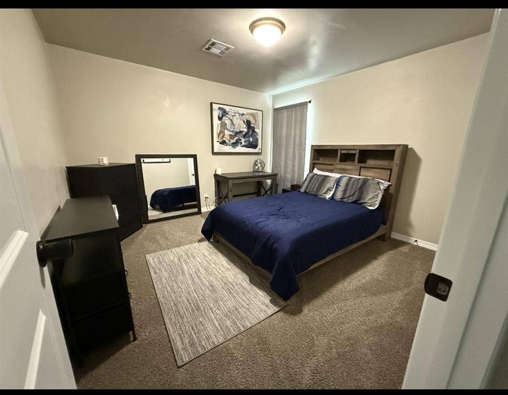 Furnished Queen size Bedroom