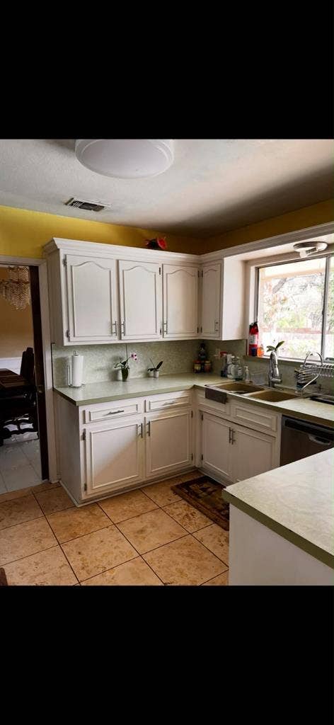 Room for rent female
