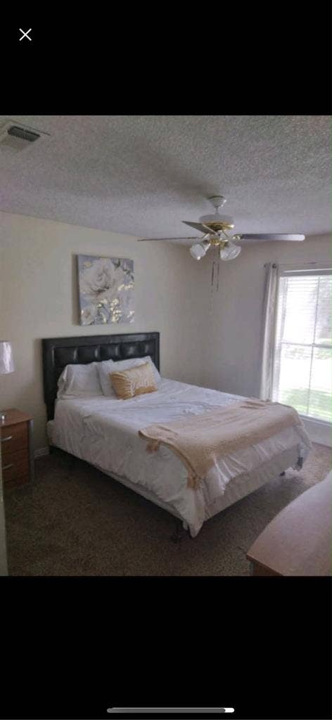 Room for rent female