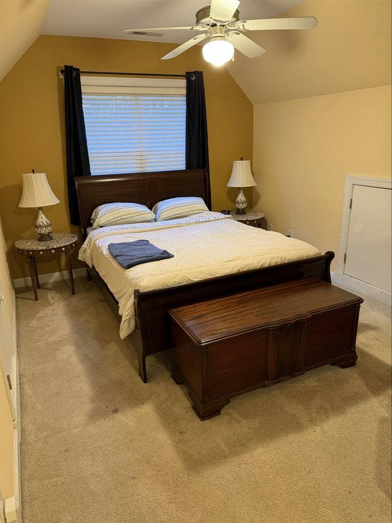 Room in luxurious home