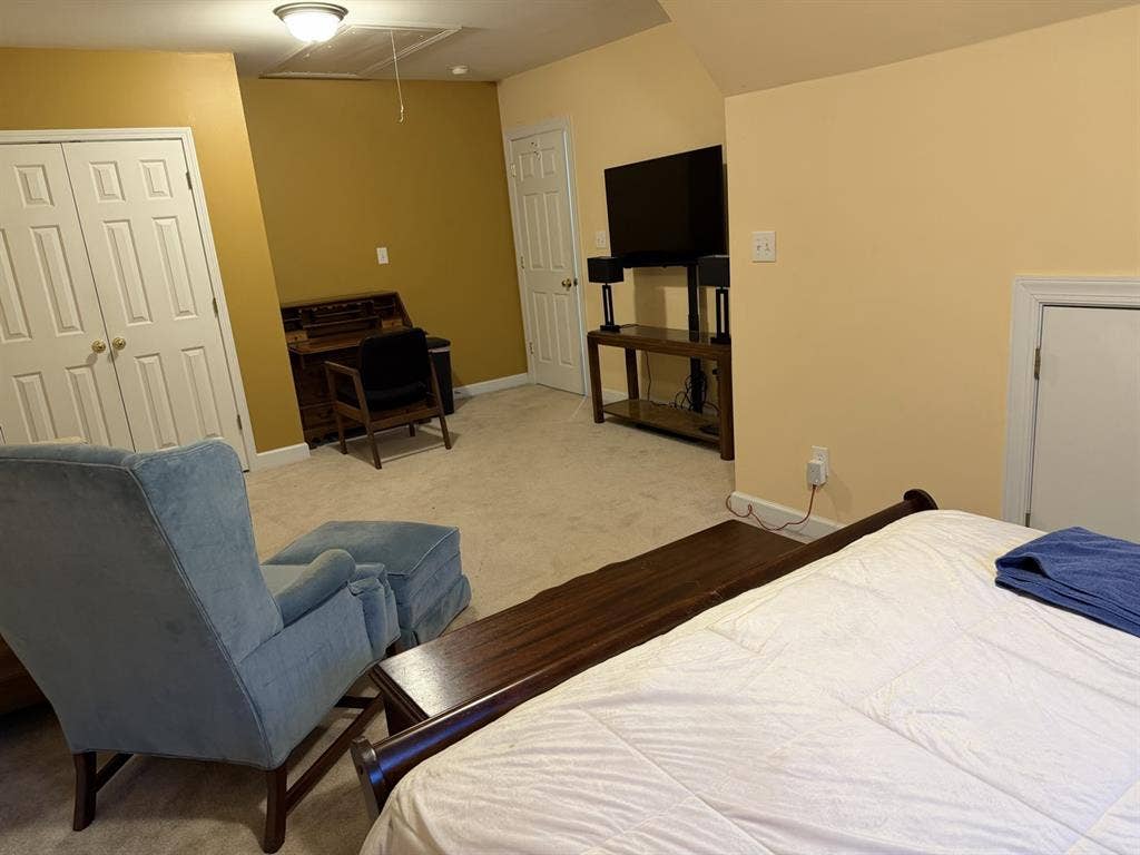 Room in luxurious home