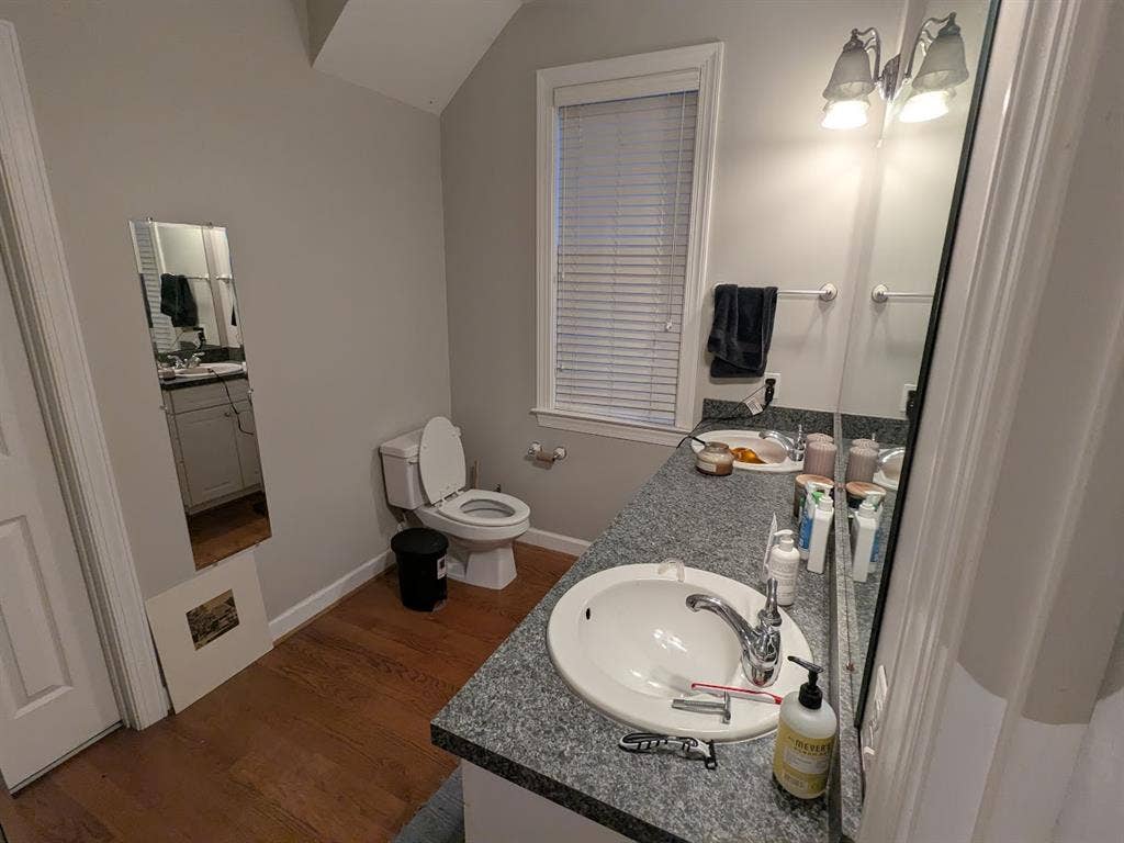 Room in House Next to Duke East