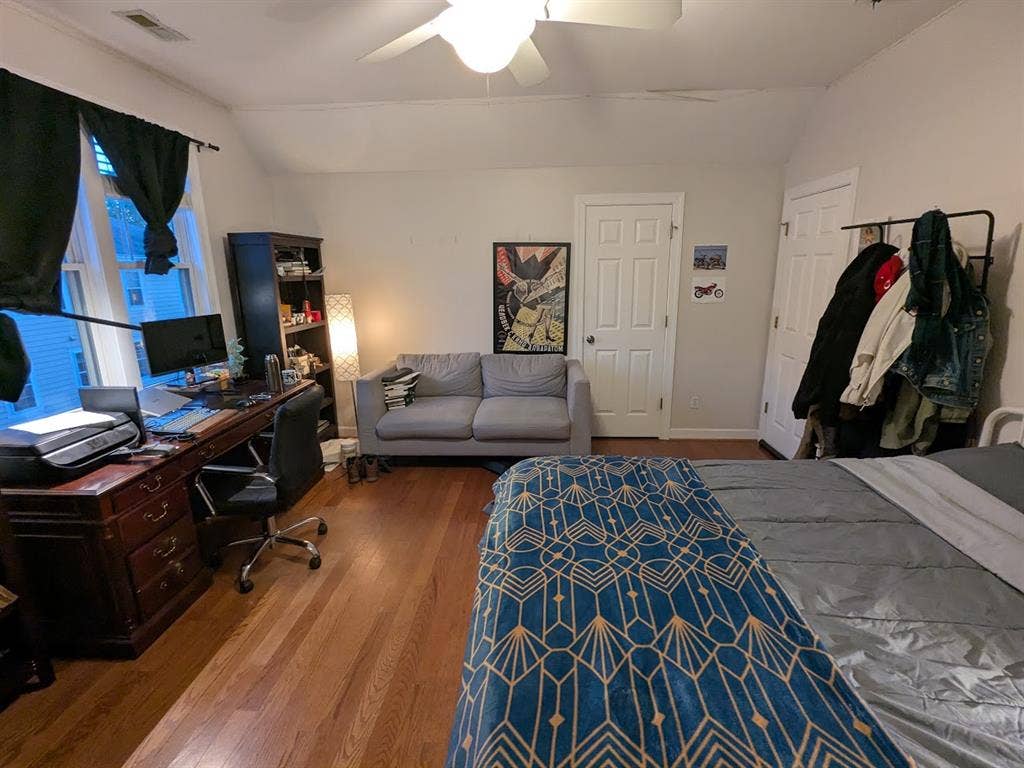 Room in House Next to Duke East