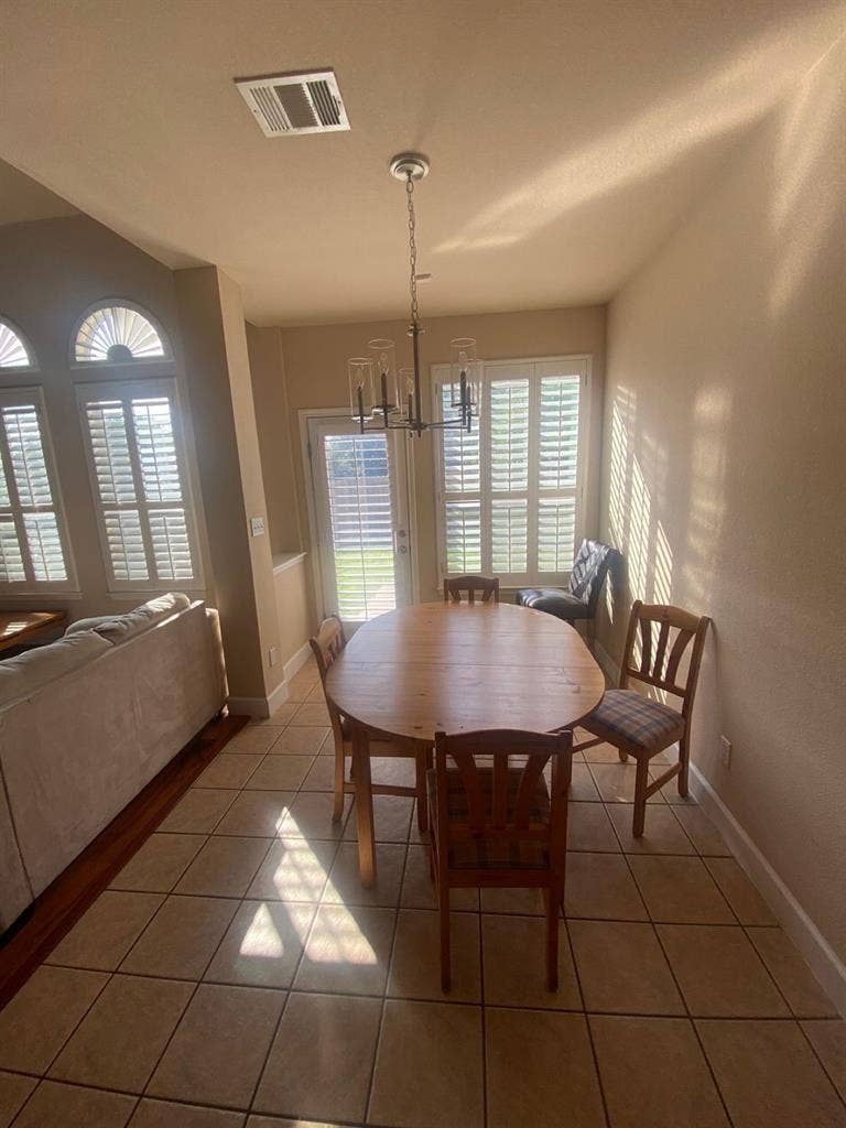 Room in a big House in Stone Oak
