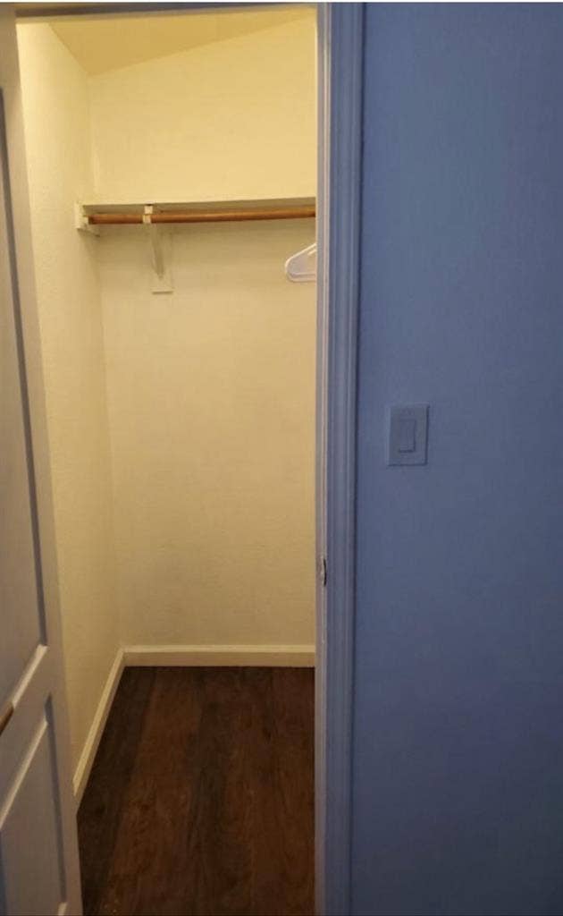 Private Bedroom / shared bathroom