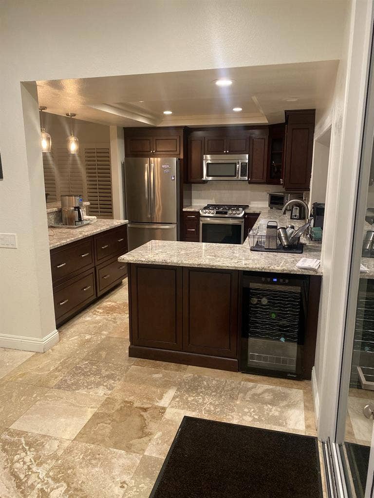 Seeking mature male roomate