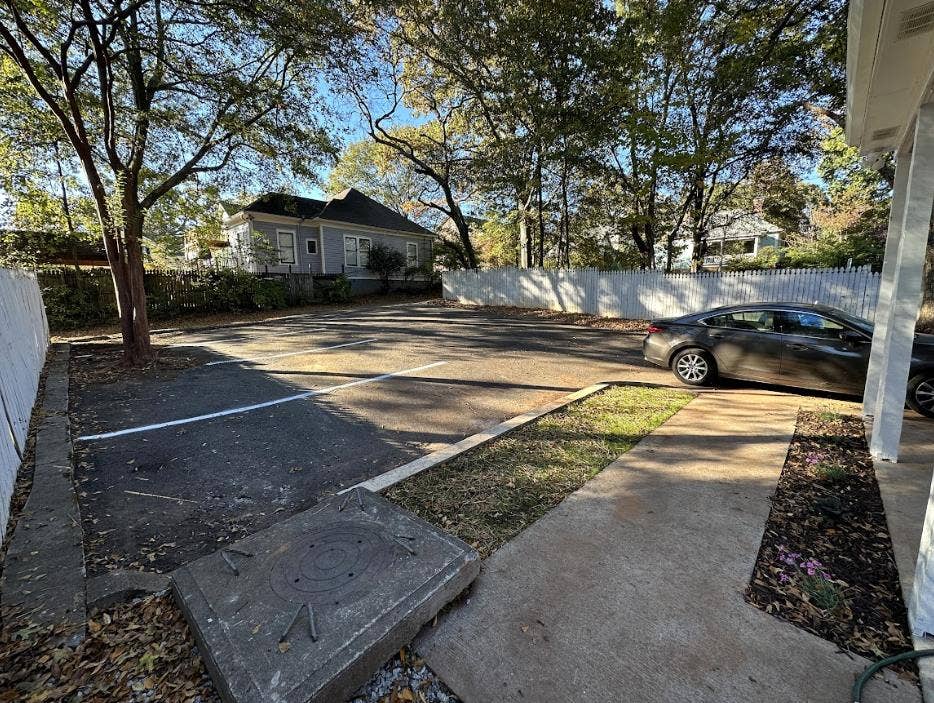 Room Available in Grant Park