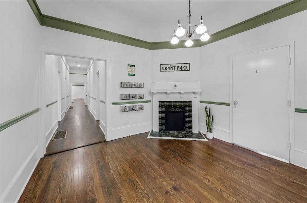 Room Available in Grant Park