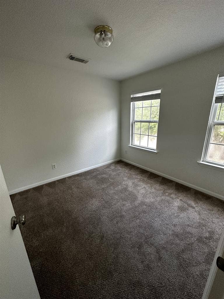 Room for rent $725