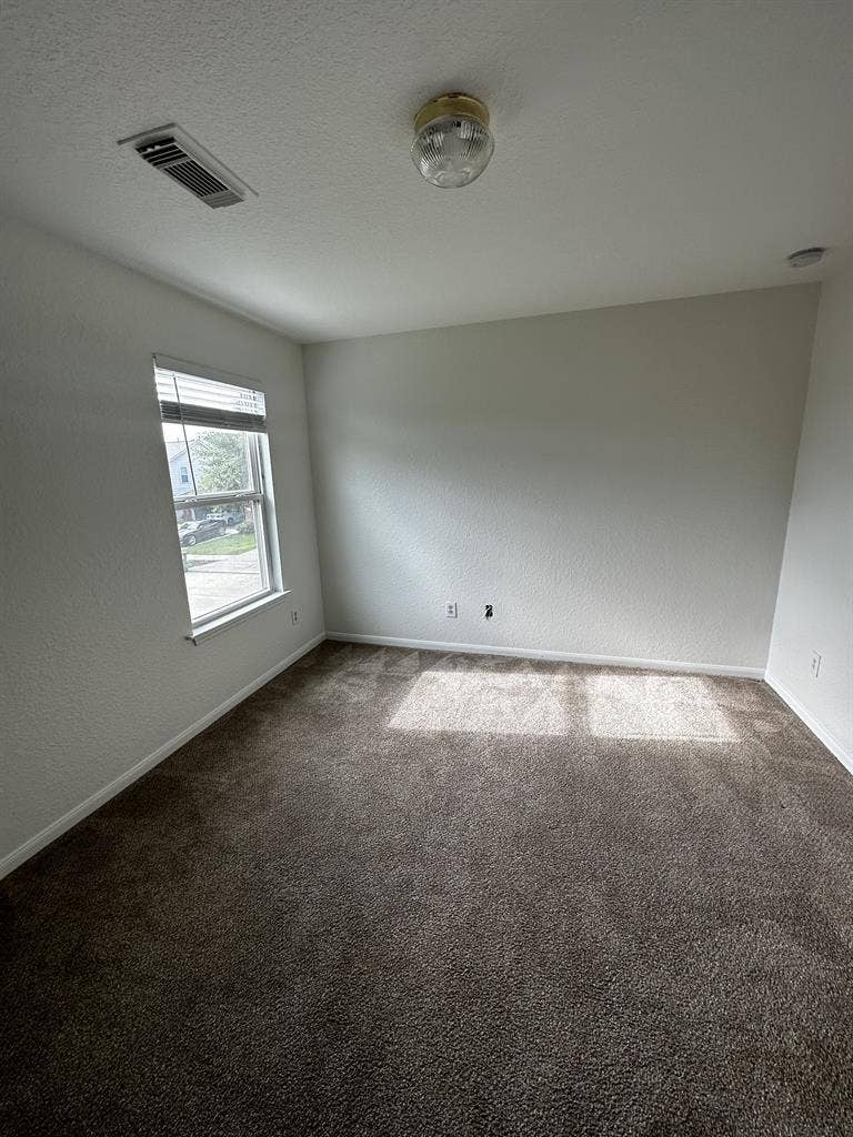 Room for rent $725