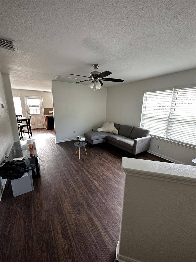 Room for rent $725