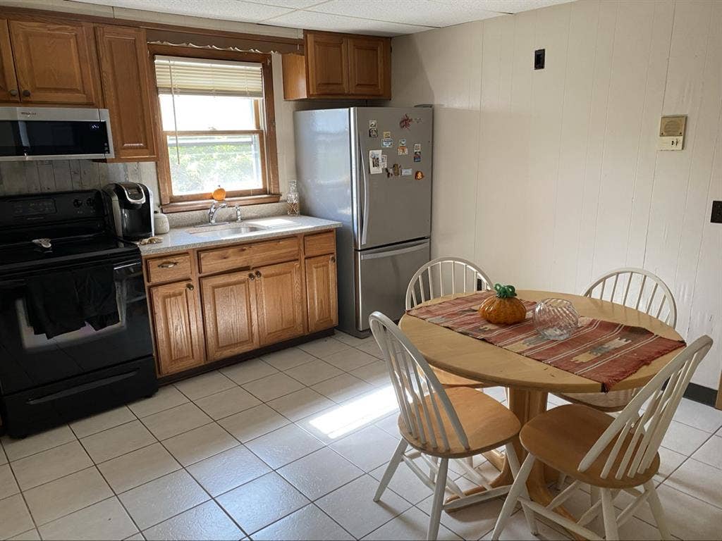 Room for rent in north providence