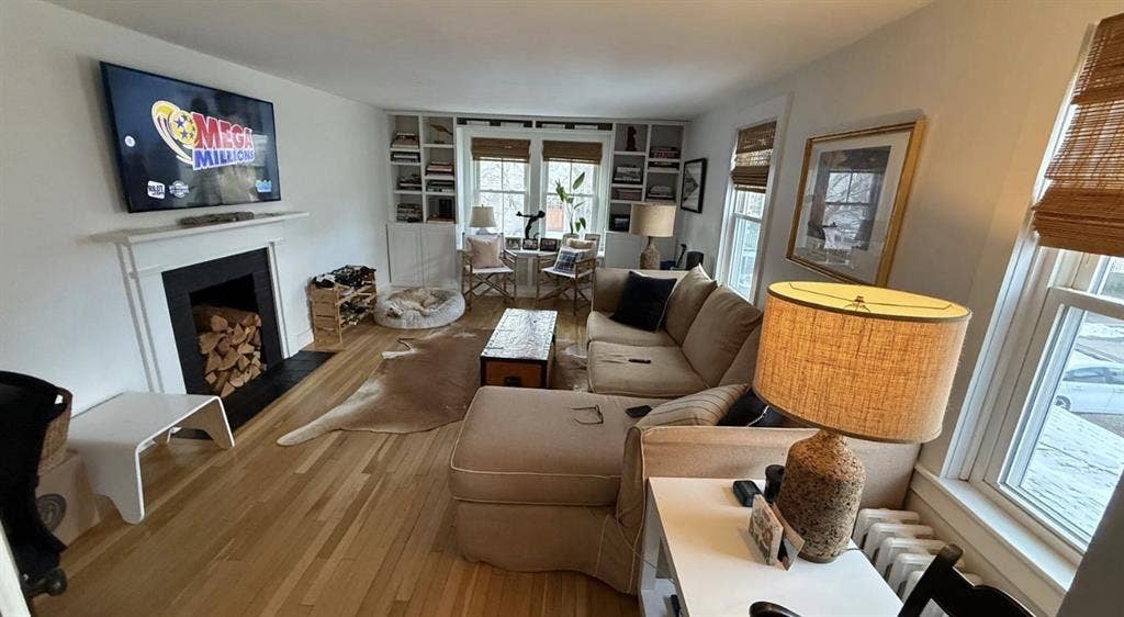 2 bedroom apt. Need 2nd roommate.