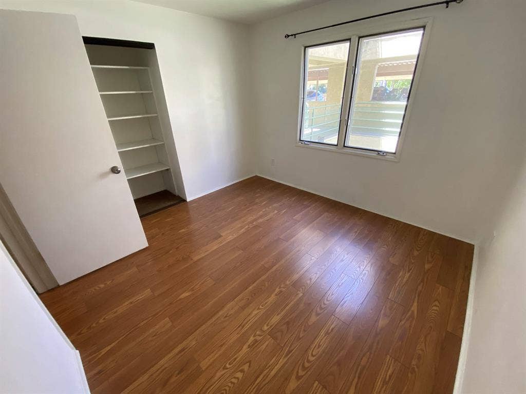 Bedroom and Bathroom in 2b2b