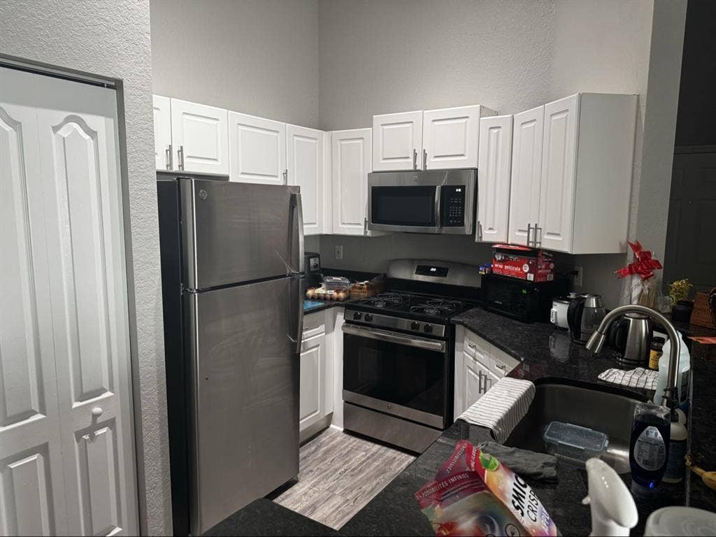 Room for rent at the Grand Resrve