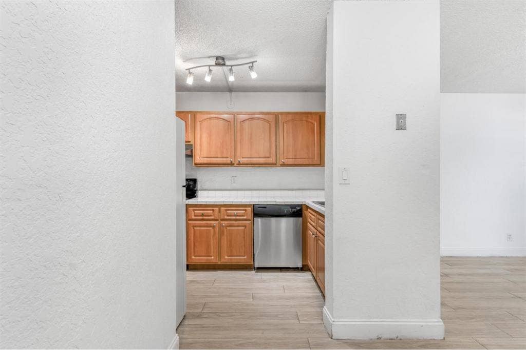 2/2 Room for Rent - $900
