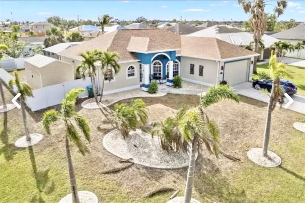 Private Poolside Room In Cape Coral