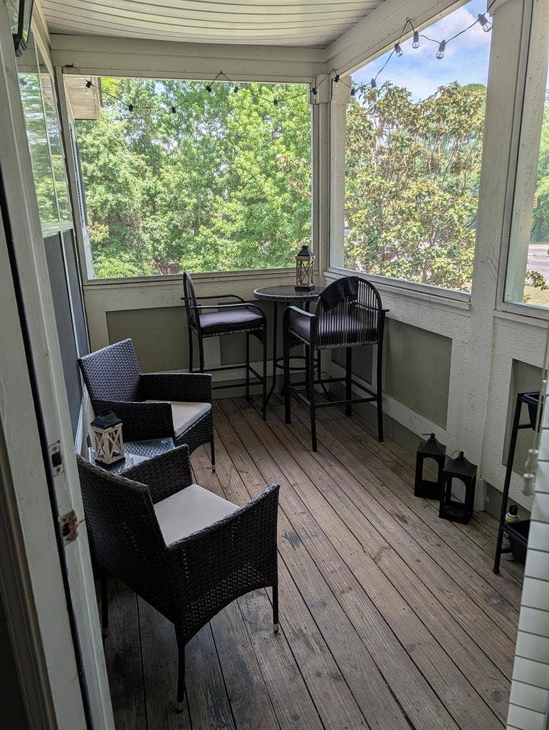 Looking for a roommate