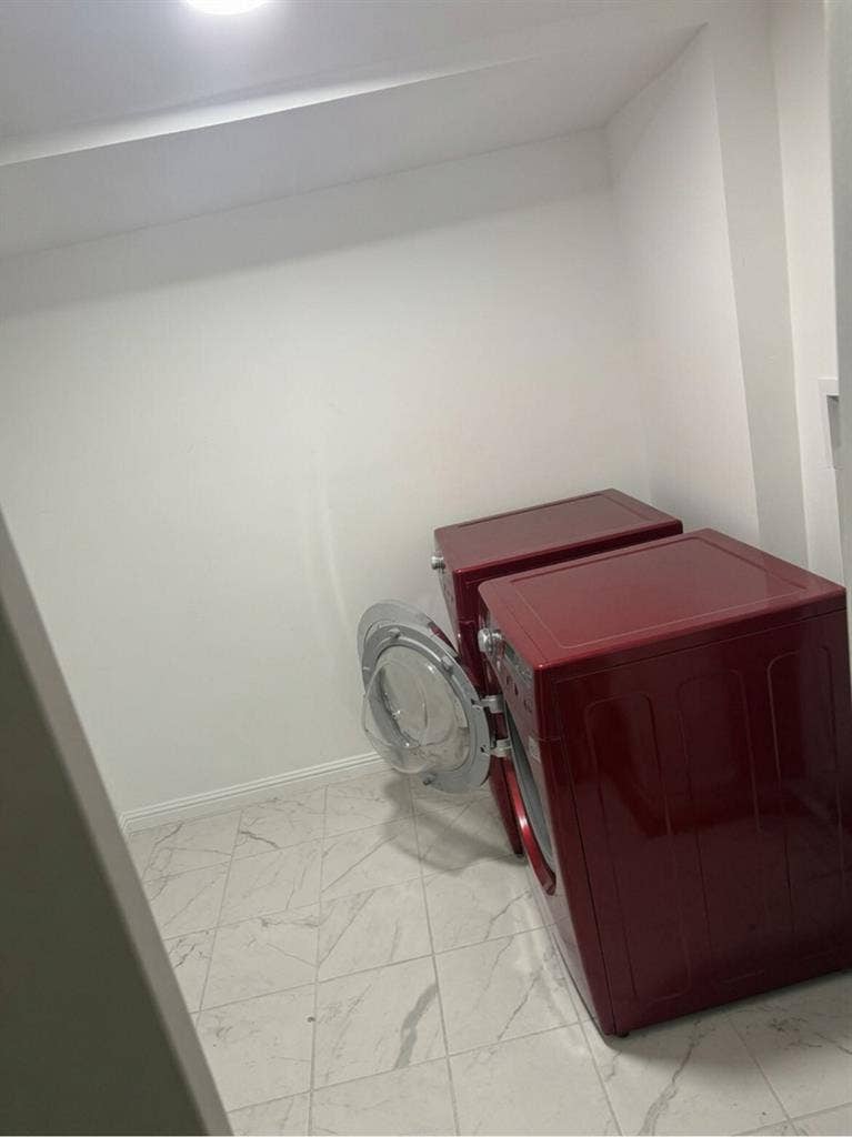 Room for rent near UofA