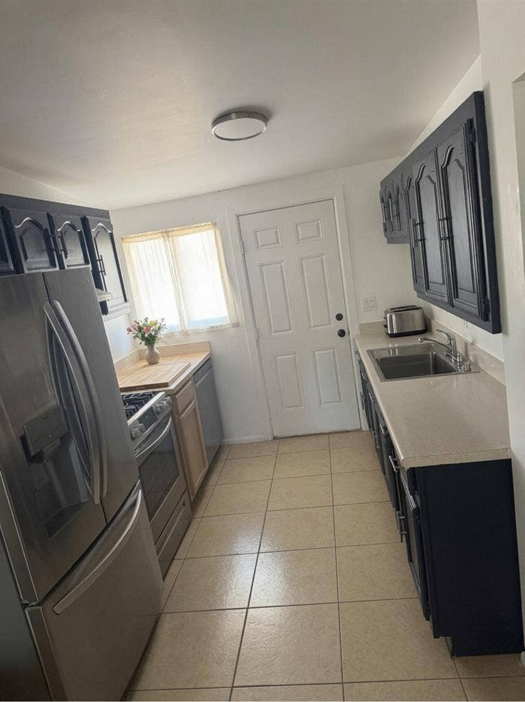 Room for rent near UofA