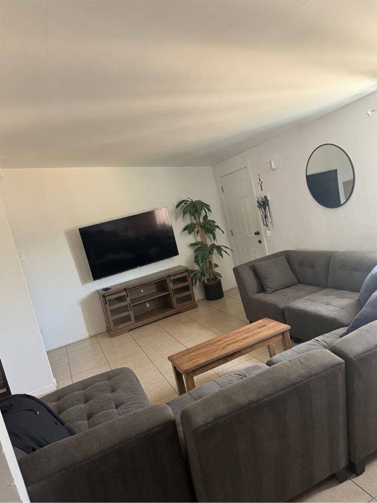 Room for rent near UofA