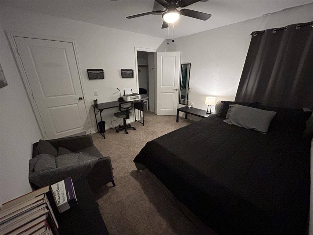 Fully furnished room! Must see!