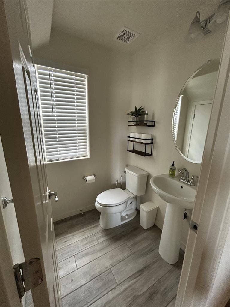 Room for rent- Phoenix/Laveen Area
