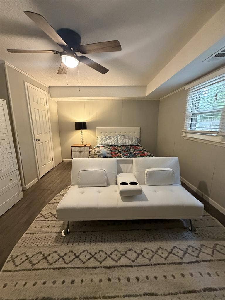 Furnished Room, shared bath 2 other