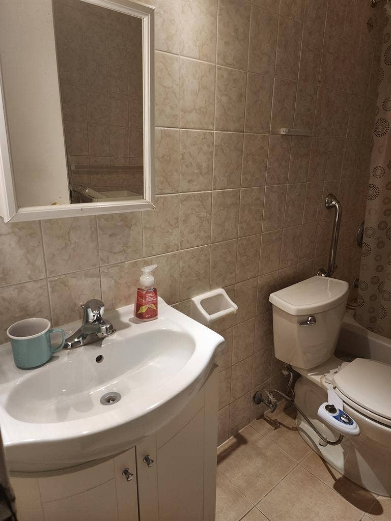 Private room with shared washroom