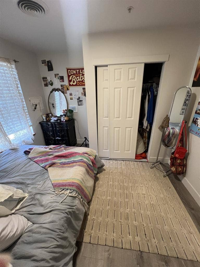 ISO one female tenant