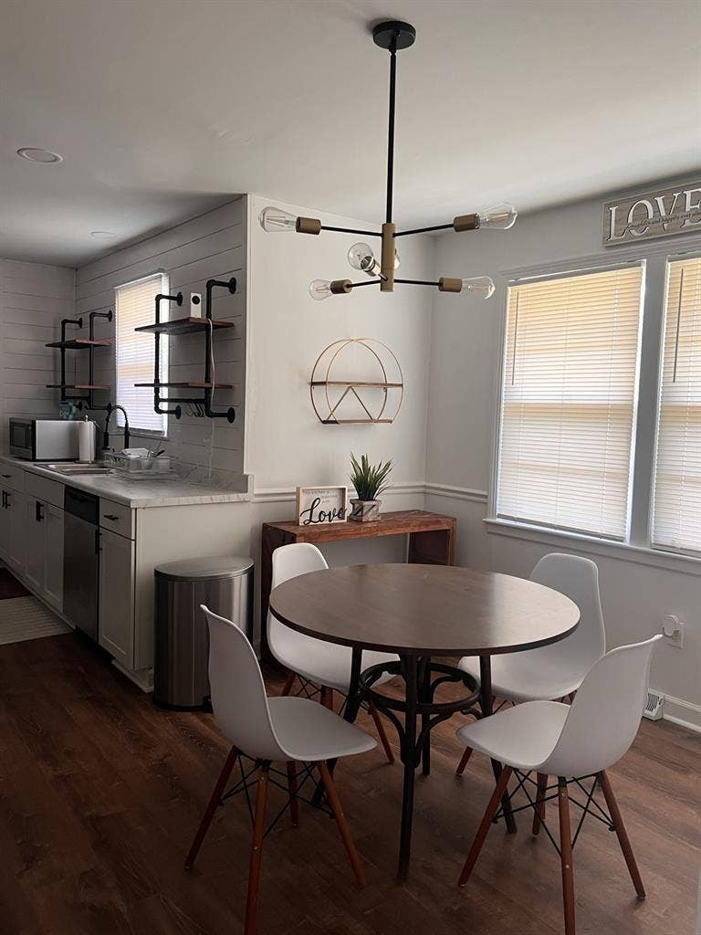 Furnished 1 Bedroom 4 Professionals