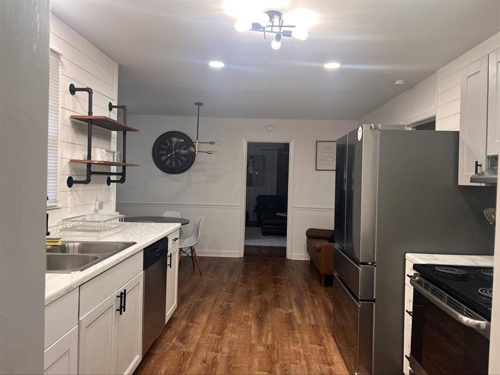 Furnished 1 Bedroom 4 Professionals