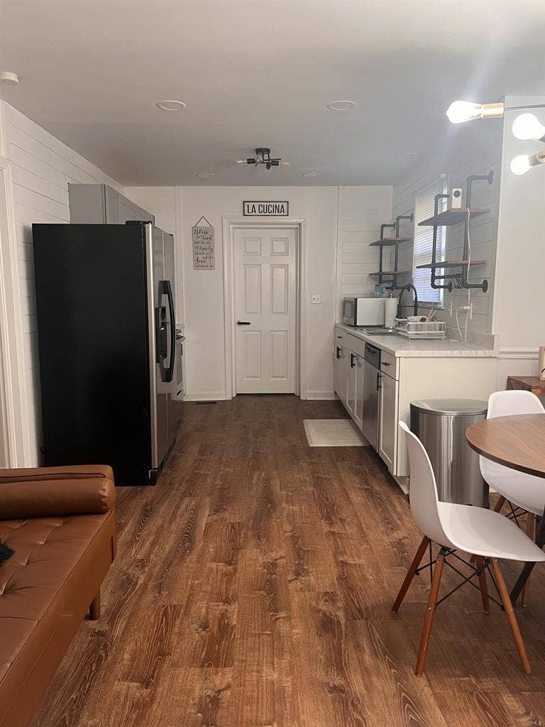 Furnished 1 Bedroom 4 Professionals