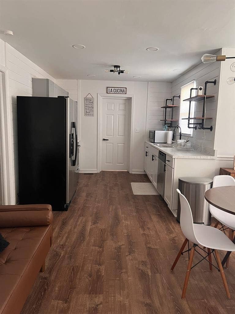 Furnished 1 Bedroom 4 Professionals