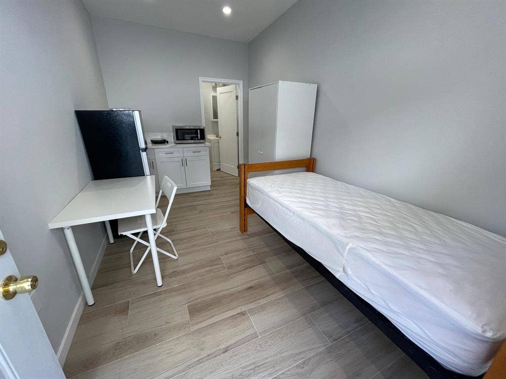 Private studio apartment for $1,150
