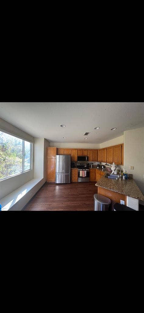 Master bedroom for rent