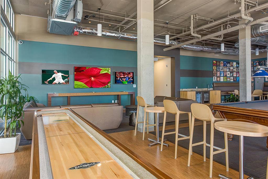 1bdr/ 1bth beautiful downtown space