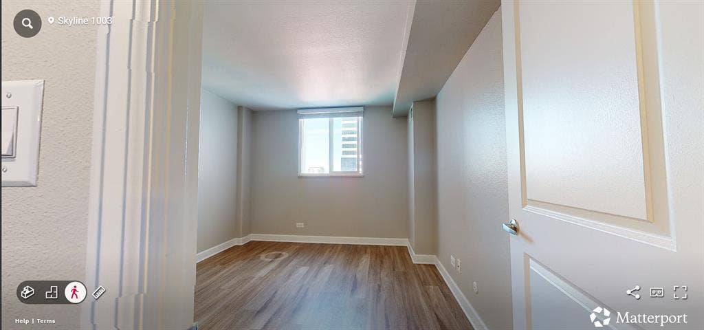 1bdr/ 1bth beautiful downtown space