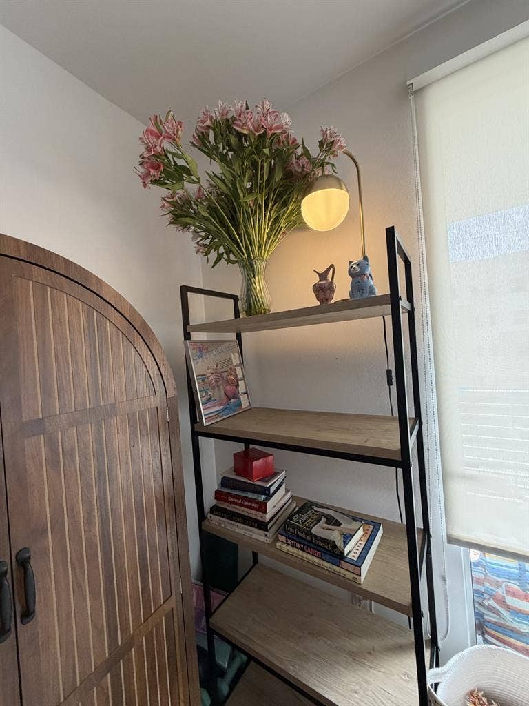 Seeking Female Roommate - JULY 1!!