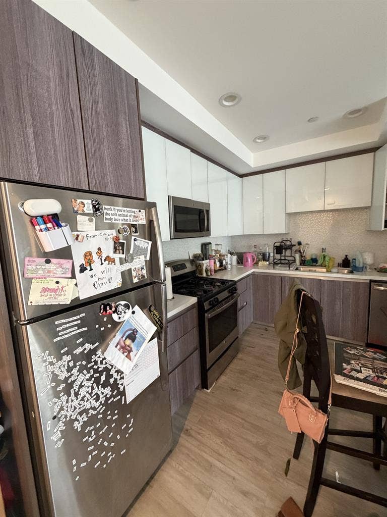 Seeking Female Roommate - JULY 1!!