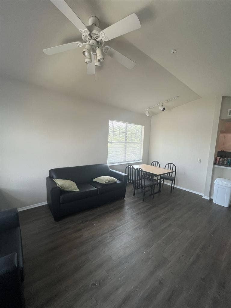 1 bd available in a 4bd/2bath unit