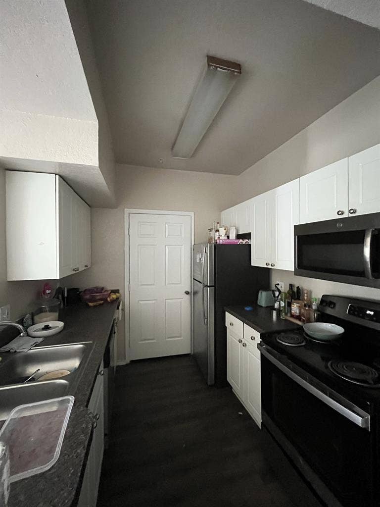1 bd available in a 4bd/2bath unit