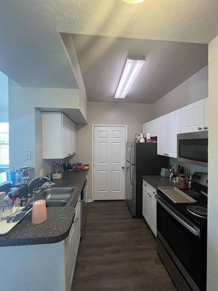 1 bd available in a 4bd/2bath unit