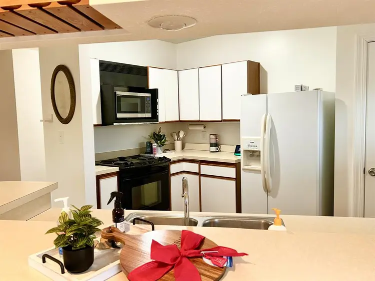 Experience Luxury by the Bay!