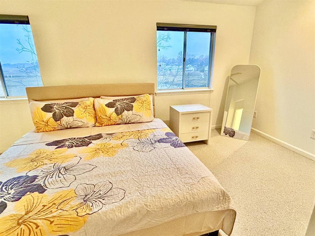 Experience Luxury by the Bay!