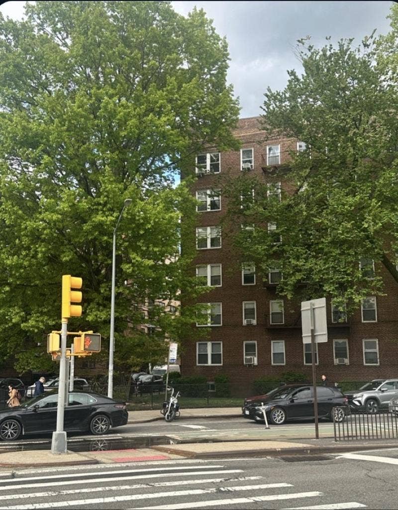Big apartment in Forest Hills