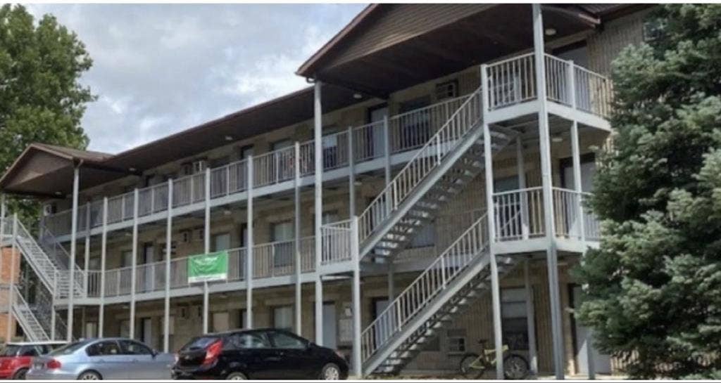 Looking for one Roomate